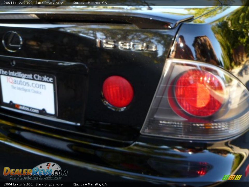 2004 Lexus IS 300 Black Onyx / Ivory Photo #14