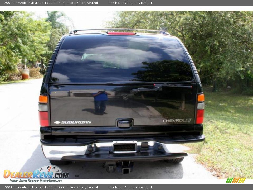 2004 Chevrolet Suburban 1500 LT 4x4 Black / Tan/Neutral Photo #8