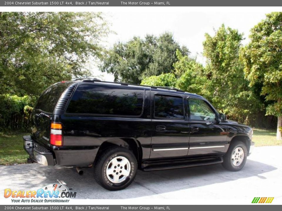 2004 Chevrolet Suburban 1500 LT 4x4 Black / Tan/Neutral Photo #10