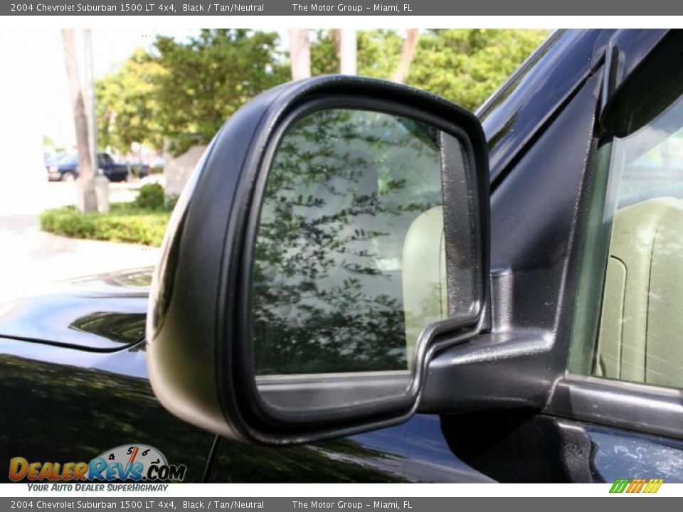 2004 Chevrolet Suburban 1500 LT 4x4 Black / Tan/Neutral Photo #21