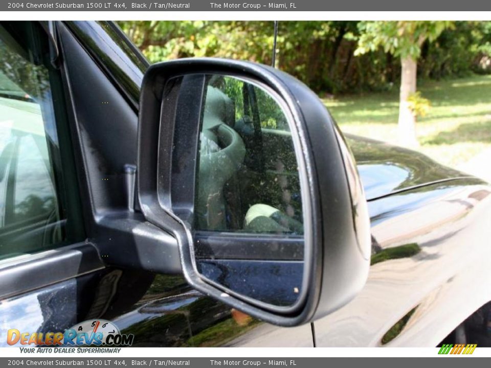 2004 Chevrolet Suburban 1500 LT 4x4 Black / Tan/Neutral Photo #22