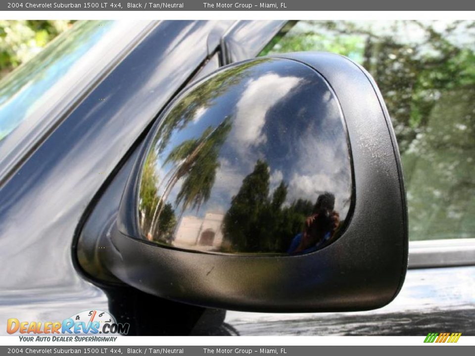2004 Chevrolet Suburban 1500 LT 4x4 Black / Tan/Neutral Photo #24