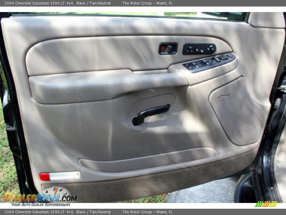 2004 Chevrolet Suburban 1500 LT 4x4 Black / Tan/Neutral Photo #31