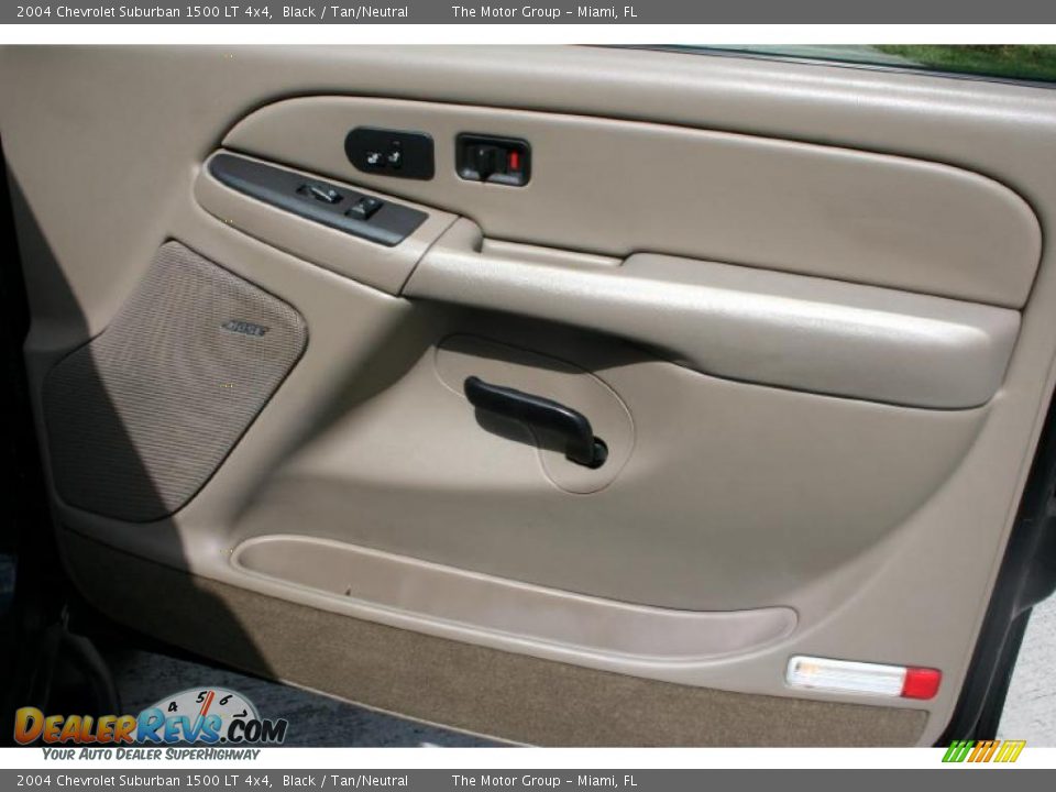 Door Panel of 2004 Chevrolet Suburban 1500 LT 4x4 Photo #32