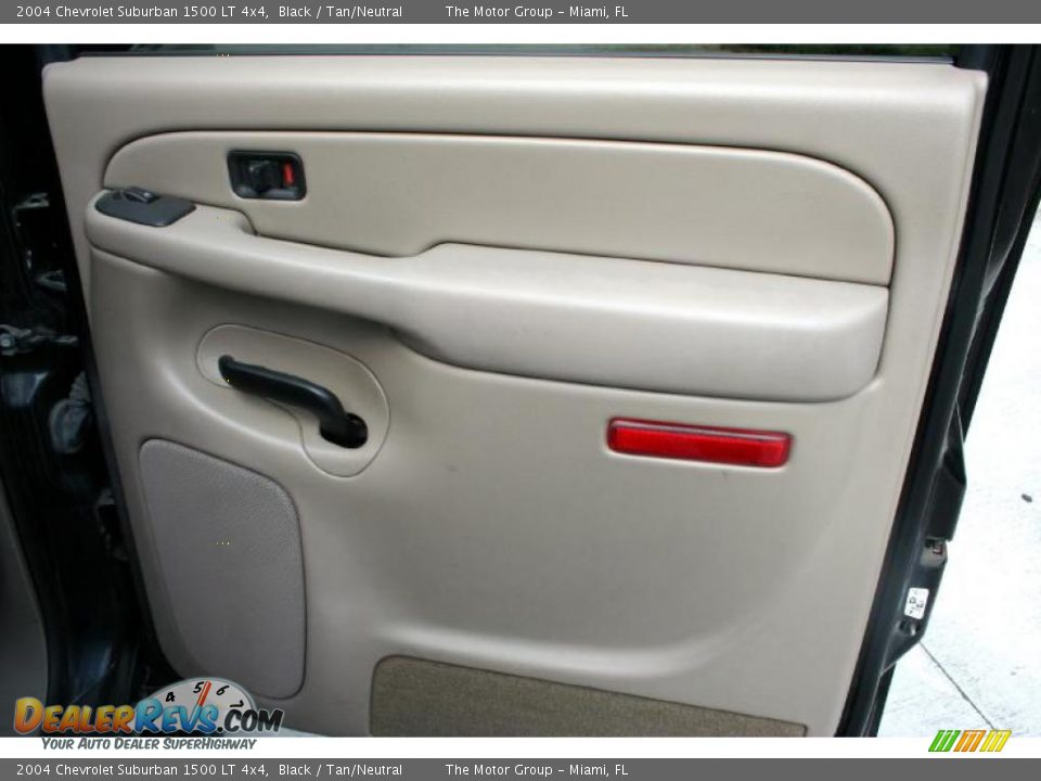 2004 Chevrolet Suburban 1500 LT 4x4 Black / Tan/Neutral Photo #34