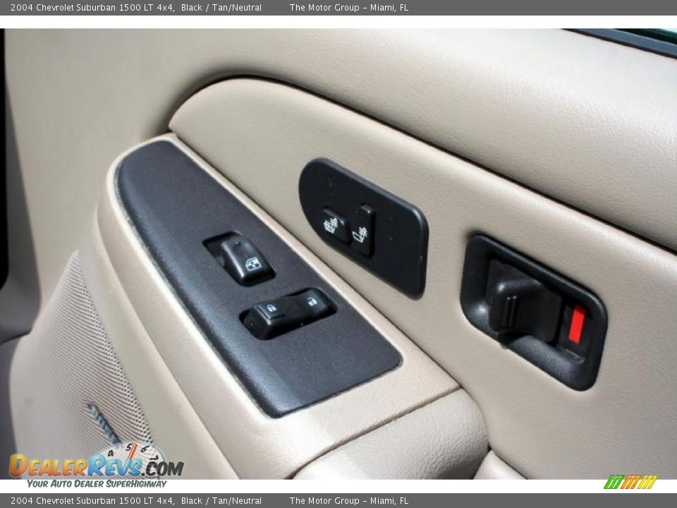 2004 Chevrolet Suburban 1500 LT 4x4 Black / Tan/Neutral Photo #36
