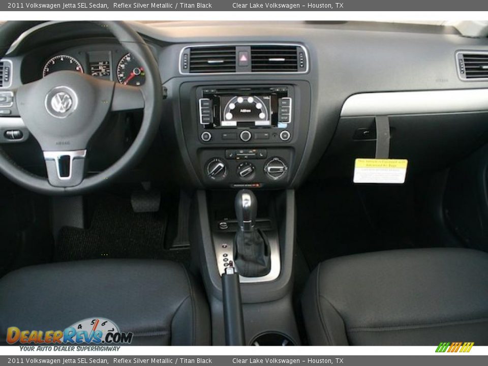 Dashboard of 2011 Volkswagen Jetta SEL Sedan Photo #7