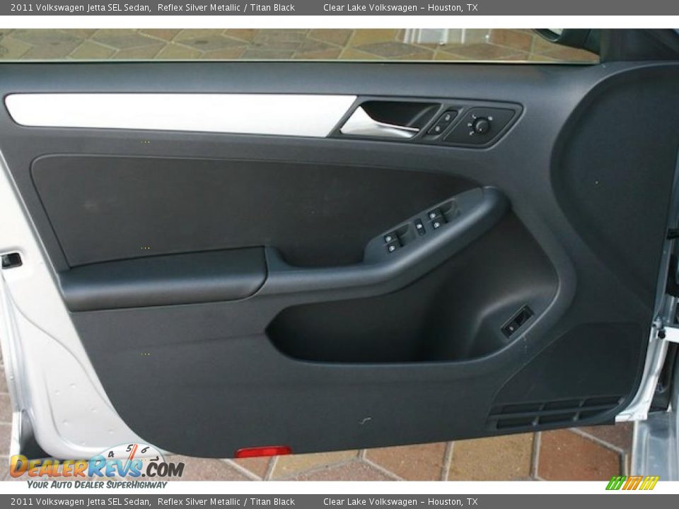 Door Panel of 2011 Volkswagen Jetta SEL Sedan Photo #13