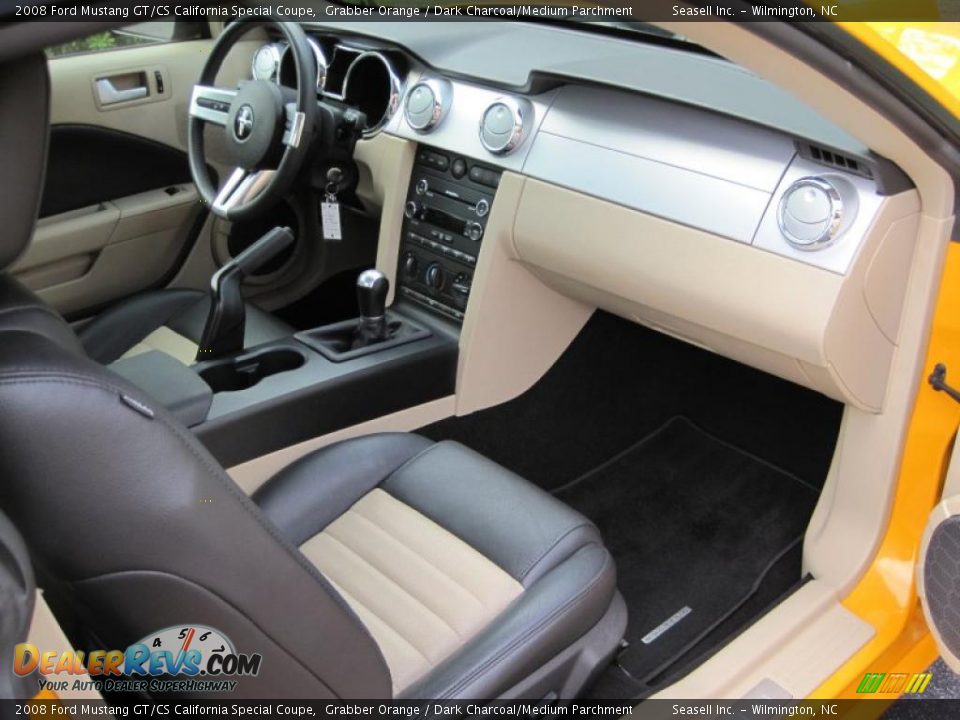 Dashboard of 2008 Ford Mustang GT/CS California Special Coupe Photo #11