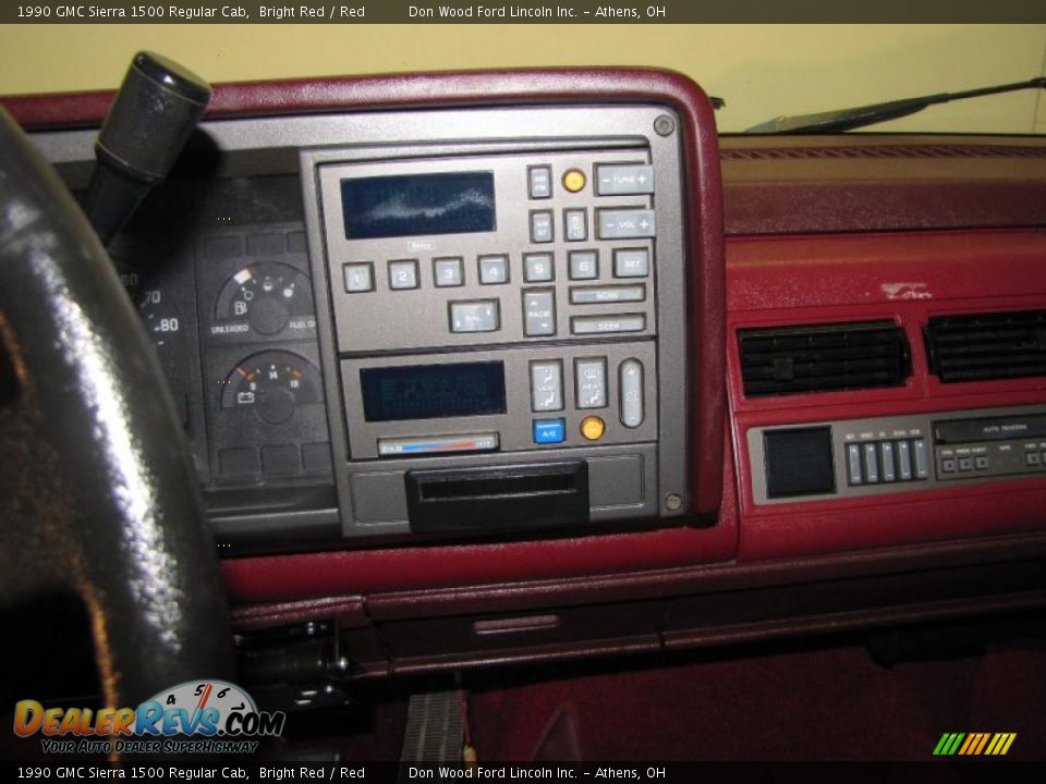 Controls of 1990 GMC Sierra 1500 Regular Cab Photo #8