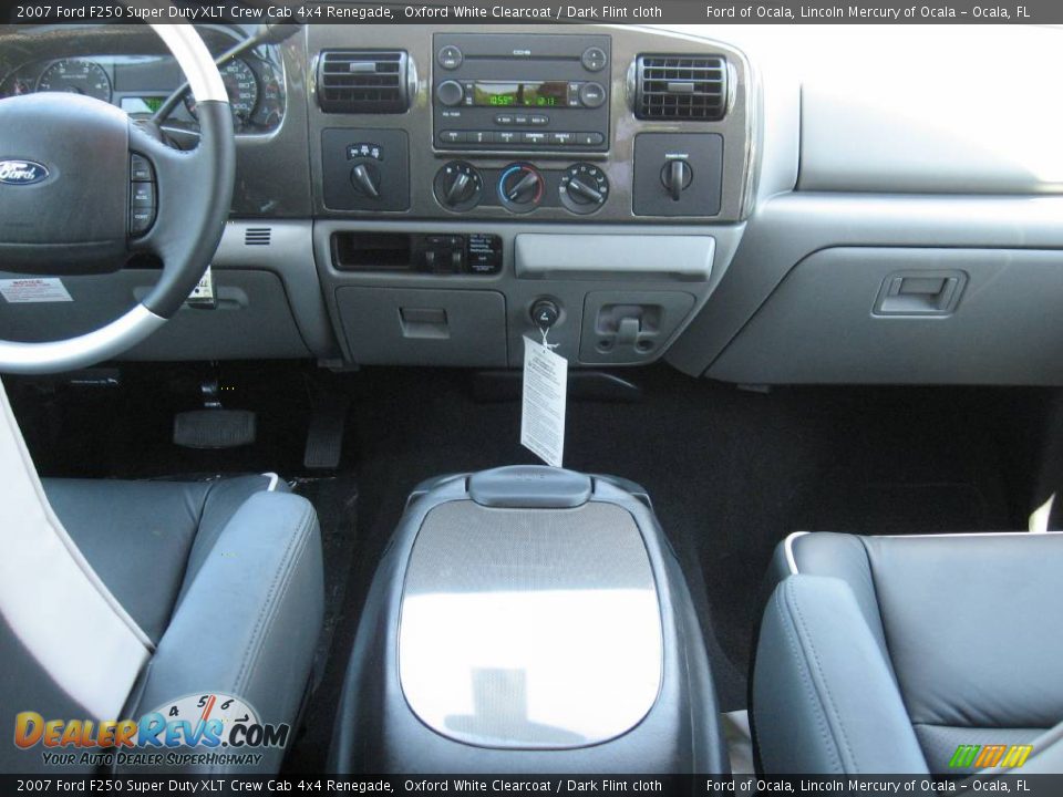 2007 Ford F250 Super Duty XLT Crew Cab 4x4 Renegade Oxford White Clearcoat / Dark Flint cloth Photo #25