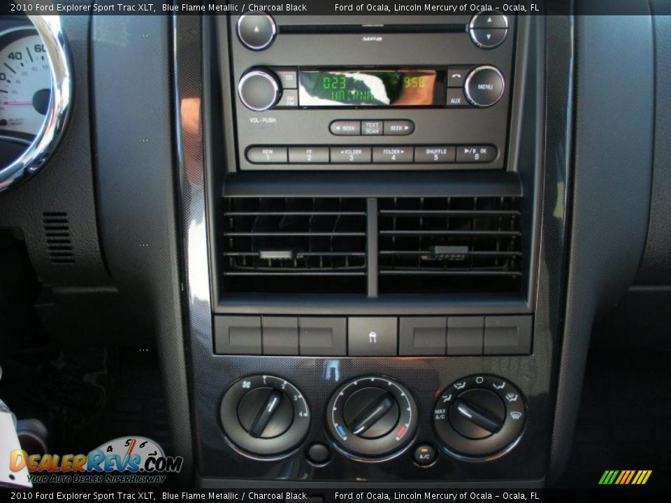 Controls of 2010 Ford Explorer Sport Trac XLT Photo #9