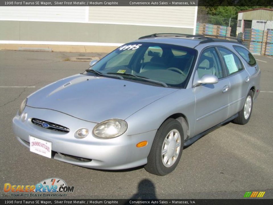 Front 3/4 View of 1998 Ford Taurus SE Wagon Photo #4