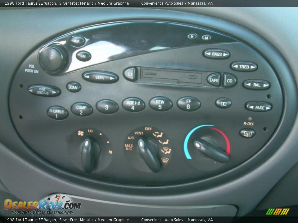 1998 Ford Taurus SE Wagon Gauges Photo #17