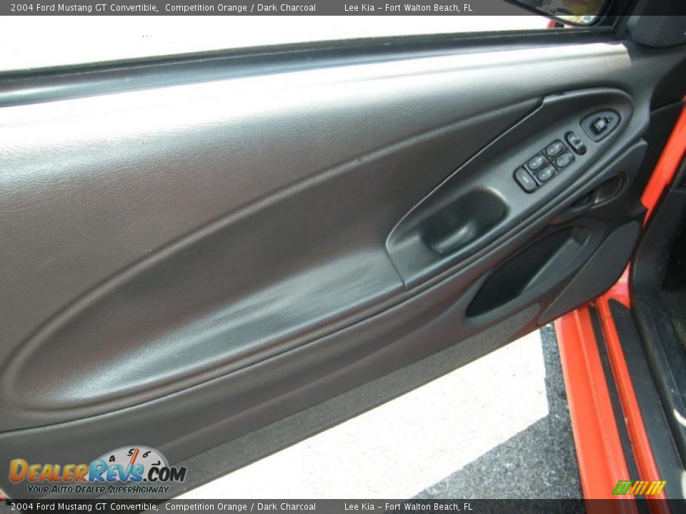 Door Panel of 2004 Ford Mustang GT Convertible Photo #16