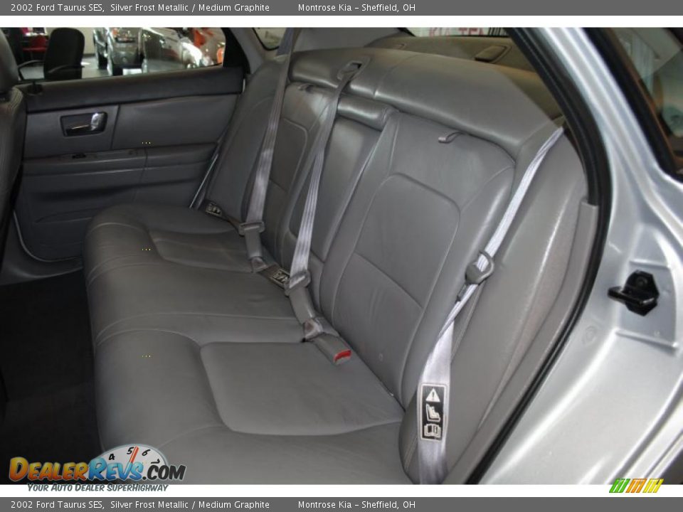 Medium Graphite Interior - 2002 Ford Taurus SES Photo #17