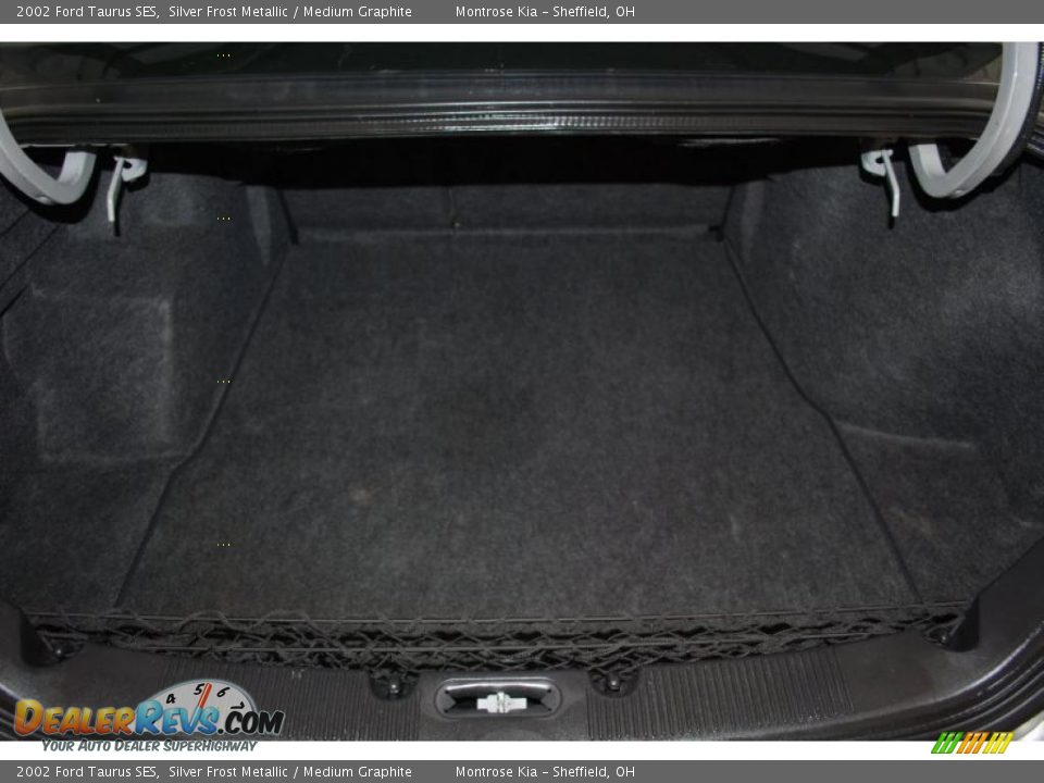 2002 Ford Taurus SES Trunk Photo #25