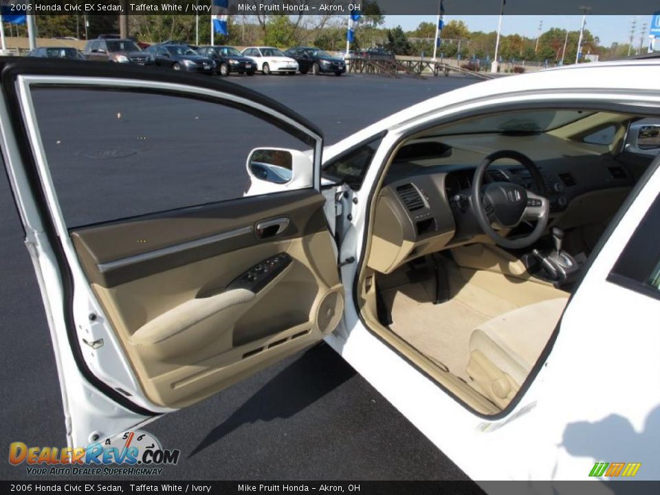 2006 Honda Civic EX Sedan Taffeta White / Ivory Photo #11