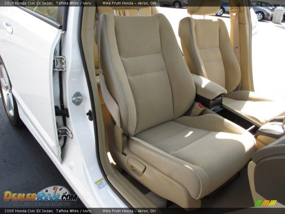 2006 Honda Civic EX Sedan Taffeta White / Ivory Photo #15