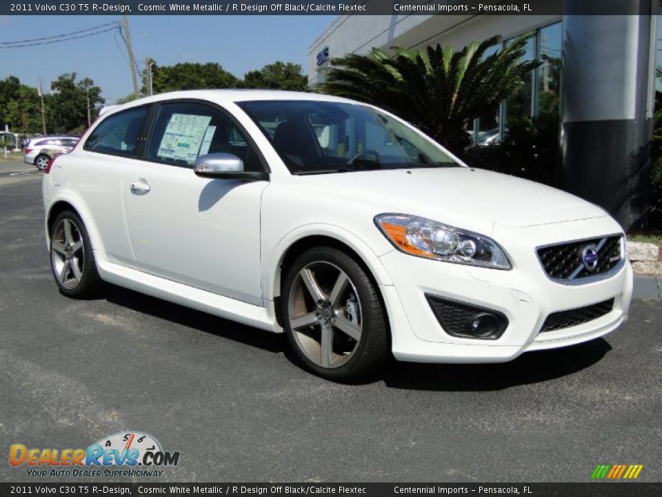 Front 3/4 View of 2011 Volvo C30 T5 R-Design Photo #3