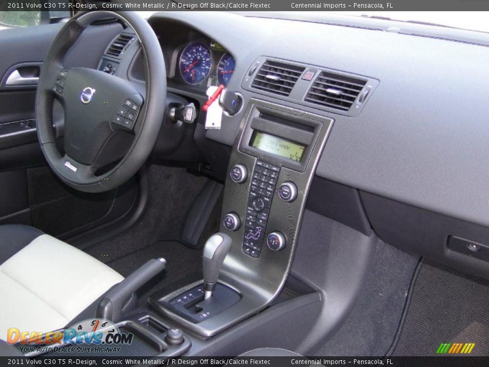 Dashboard of 2011 Volvo C30 T5 R-Design Photo #8