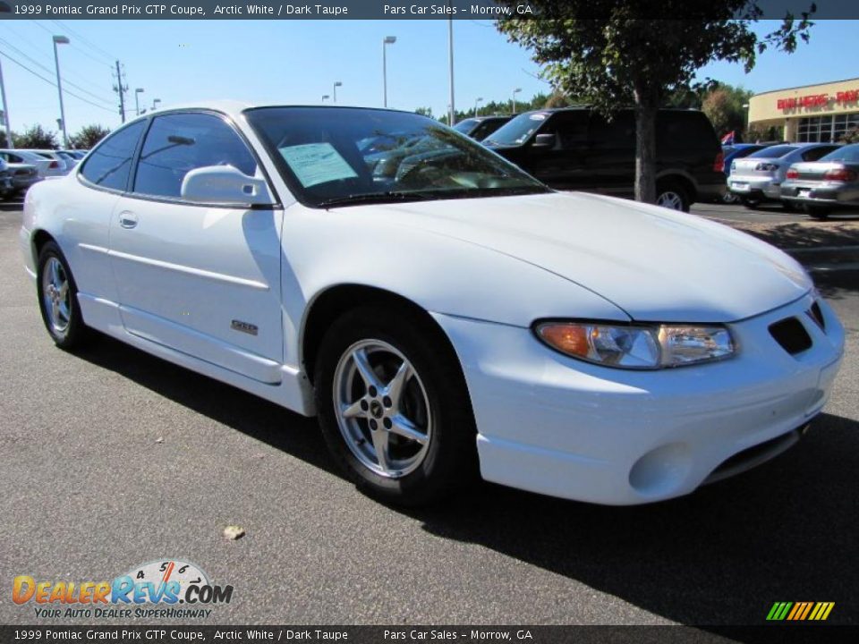 Front 3/4 View of 1999 Pontiac Grand Prix GTP Coupe Photo #4