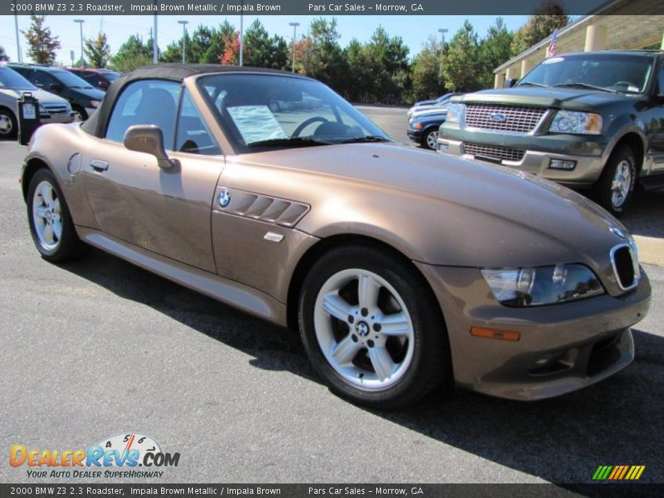 Front 3/4 View of 2000 BMW Z3 2.3 Roadster Photo #4