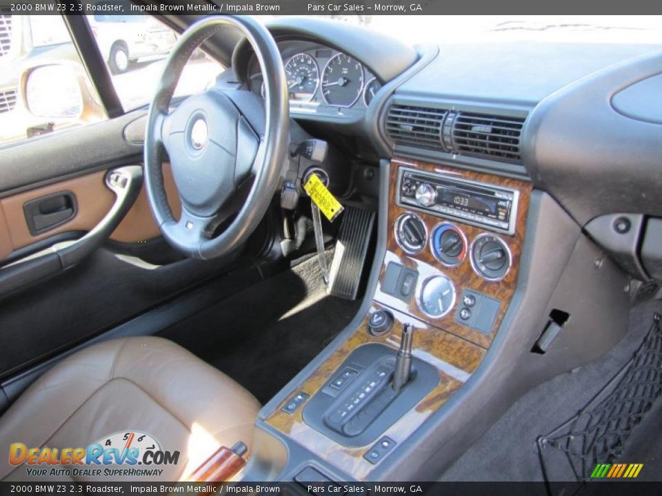 Dashboard of 2000 BMW Z3 2.3 Roadster Photo #9