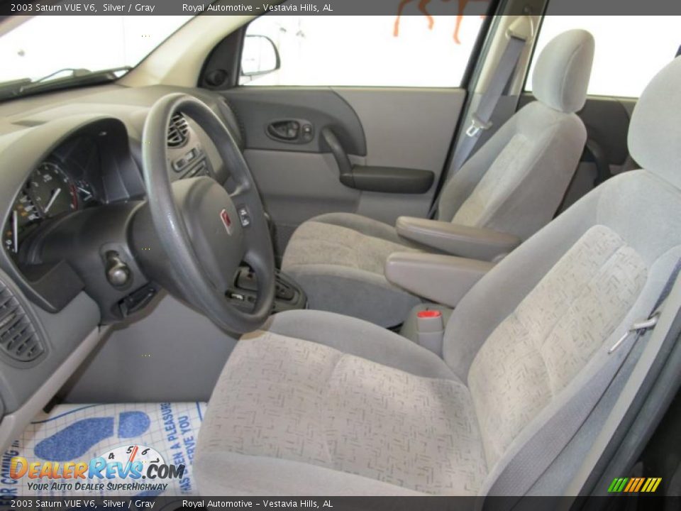 Gray Interior - 2003 Saturn VUE V6 Photo #17