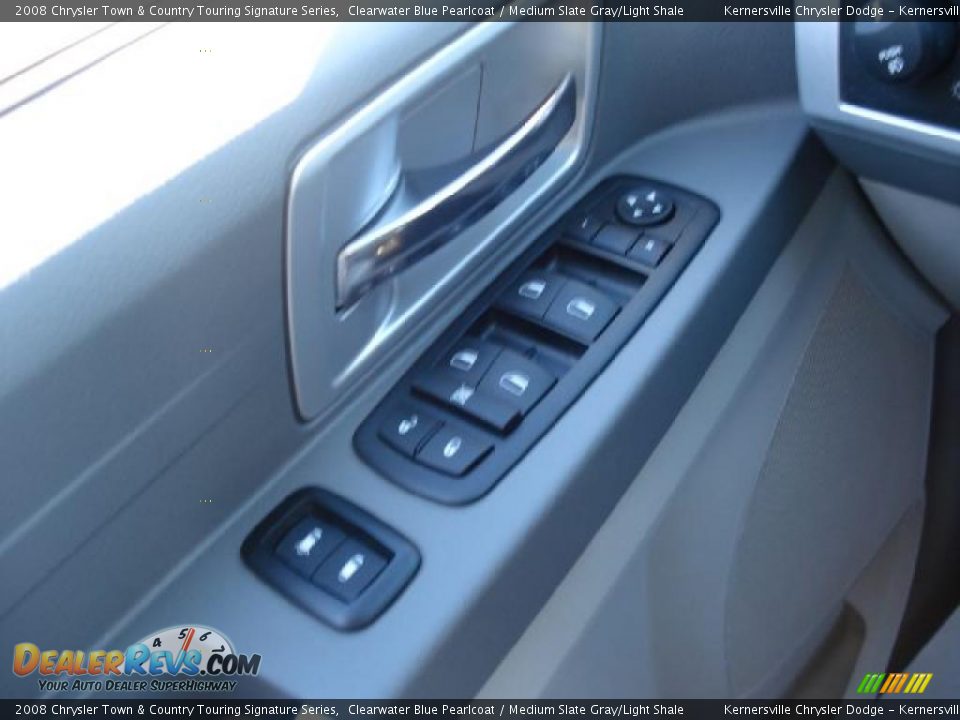 2008 Chrysler Town & Country Touring Signature Series Clearwater Blue Pearlcoat / Medium Slate Gray/Light Shale Photo #29