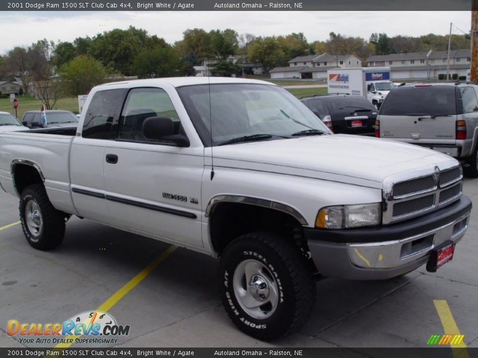 2001 Dodge Ram 1500 SLT Club Cab 4x4 Bright White / Agate Photo #2