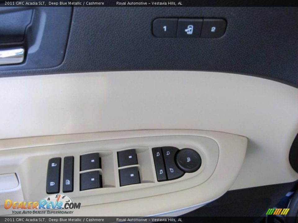Controls of 2011 GMC Acadia SLT Photo #13