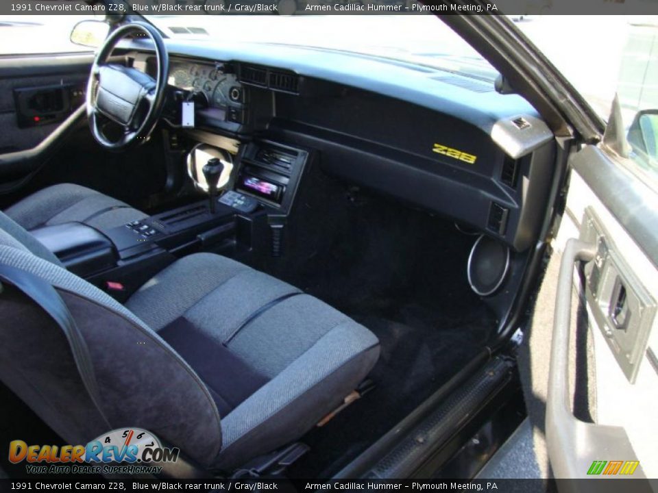 Dashboard of 1991 Chevrolet Camaro Z28 Photo #18