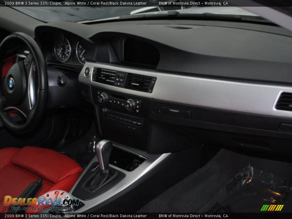 Dashboard of 2009 BMW 3 Series 335i Coupe Photo #5