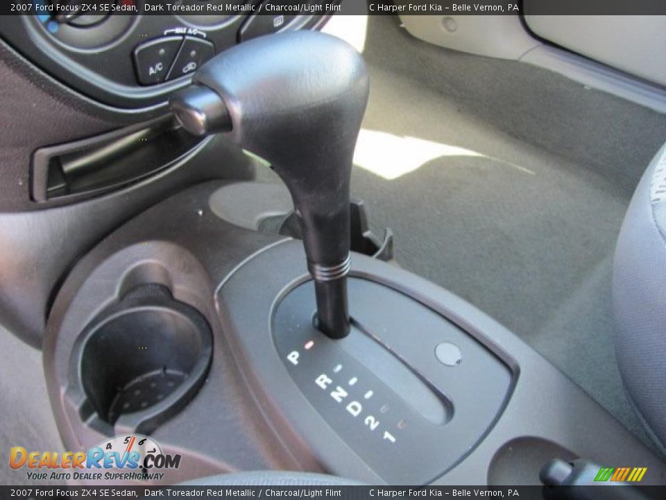 2007 Ford Focus ZX4 SE Sedan Shifter Photo #15