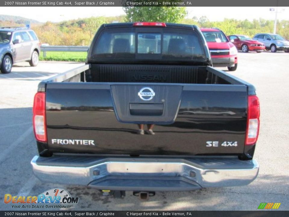 2007 Nissan Frontier SE King Cab 4x4 Super Black / Graphite Photo #7