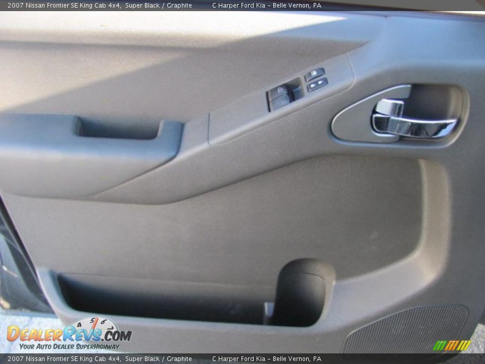 2007 Nissan Frontier SE King Cab 4x4 Super Black / Graphite Photo #16