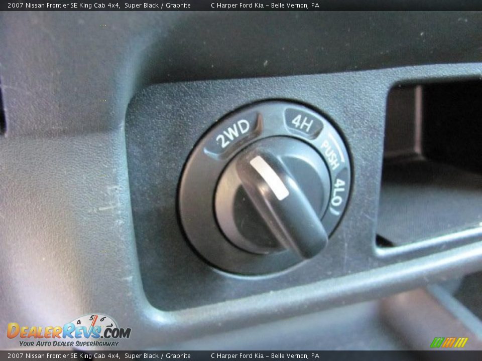 Controls of 2007 Nissan Frontier SE King Cab 4x4 Photo #19