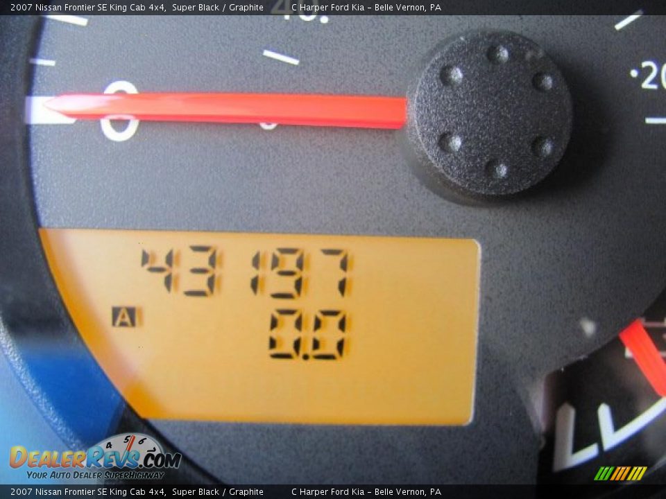 2007 Nissan Frontier SE King Cab 4x4 Super Black / Graphite Photo #25
