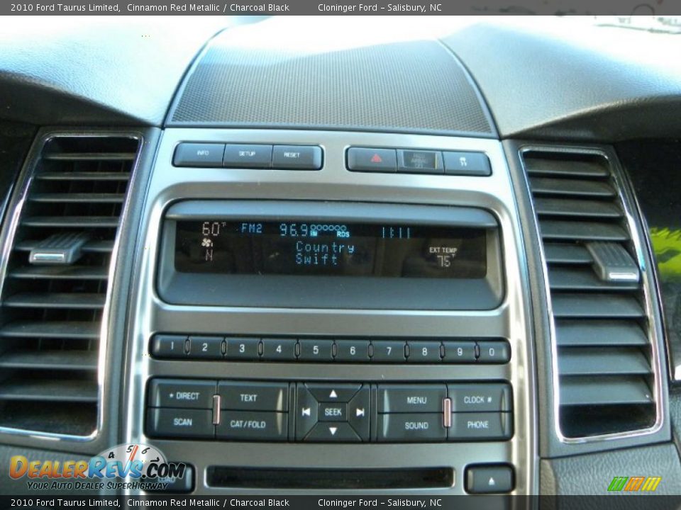 Controls of 2010 Ford Taurus Limited Photo #17