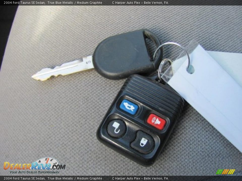 2004 Ford Taurus SE Sedan True Blue Metallic / Medium Graphite Photo #23