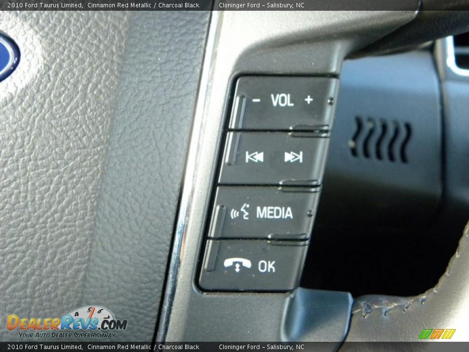 Controls of 2010 Ford Taurus Limited Photo #26