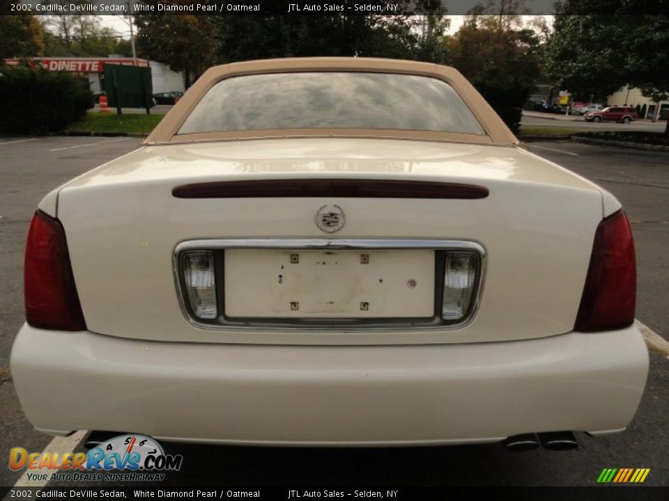 2002 Cadillac DeVille Sedan White Diamond Pearl / Oatmeal Photo #5