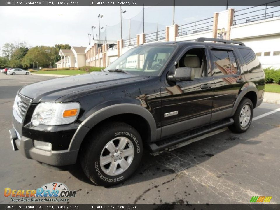 2006 Ford Explorer XLT 4x4 Black / Stone Photo #1