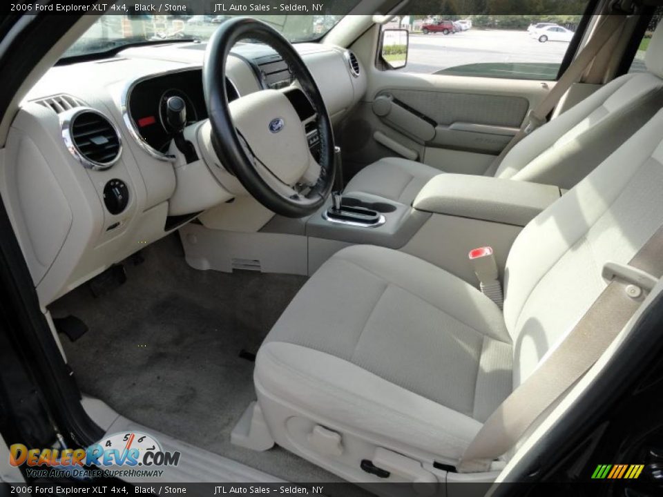 2006 Ford Explorer XLT 4x4 Black / Stone Photo #13