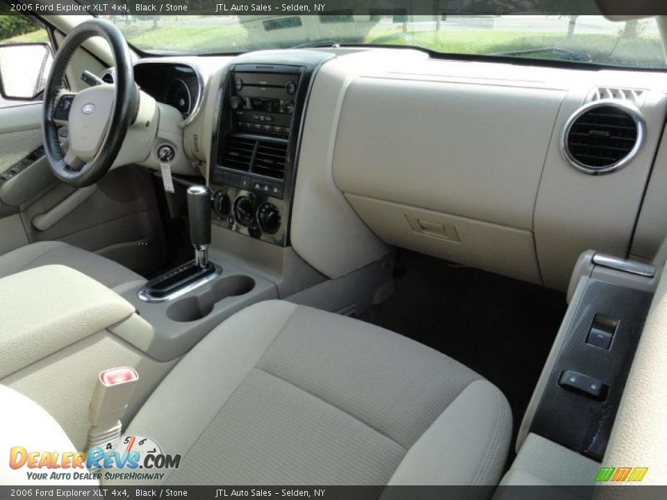 2006 Ford Explorer XLT 4x4 Black / Stone Photo #15