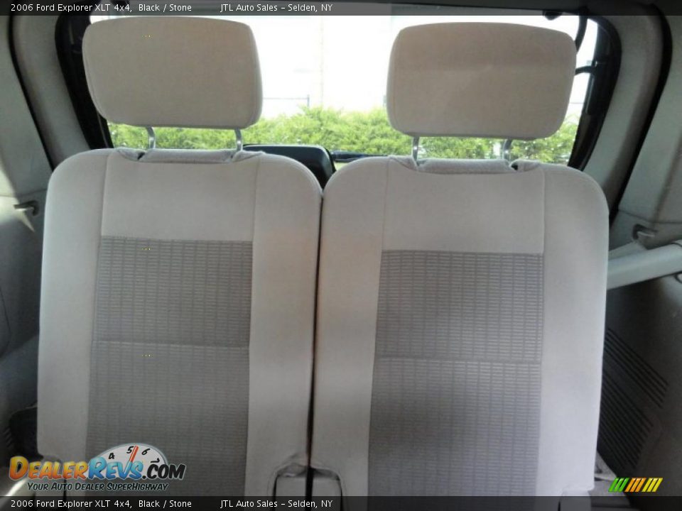 2006 Ford Explorer XLT 4x4 Black / Stone Photo #19
