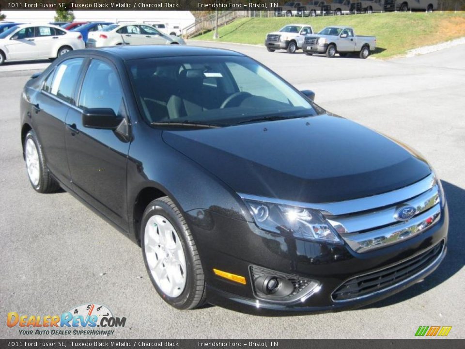 Front 3/4 View of 2011 Ford Fusion SE Photo #4