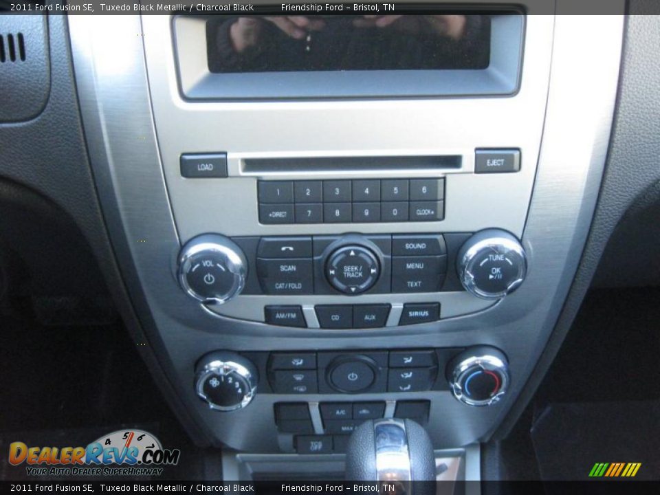 Controls of 2011 Ford Fusion SE Photo #25