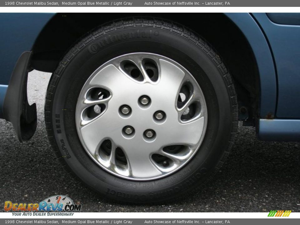 1998 Chevrolet Malibu Sedan Wheel Photo #10